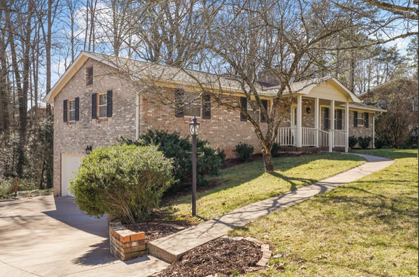 72 Showings. 16 Offers. What One East Tennessee Weekend Told Us About This Market